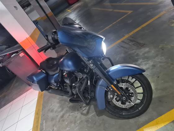 HARLEY-DAVIDSON STREET GLIDE SPECIAL 115TH ANNIVERSARY 
